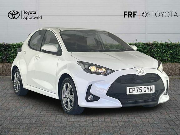 Toyota Yaris Icon White