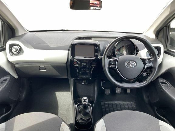 Toyota Aygo X X-press Man CV18YPE White #6