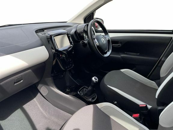 Toyota Aygo X X-press Man CV18YPE White #5