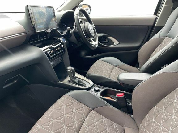 Toyota Yaris Cross Excel Awd FL23BKK Black #5
