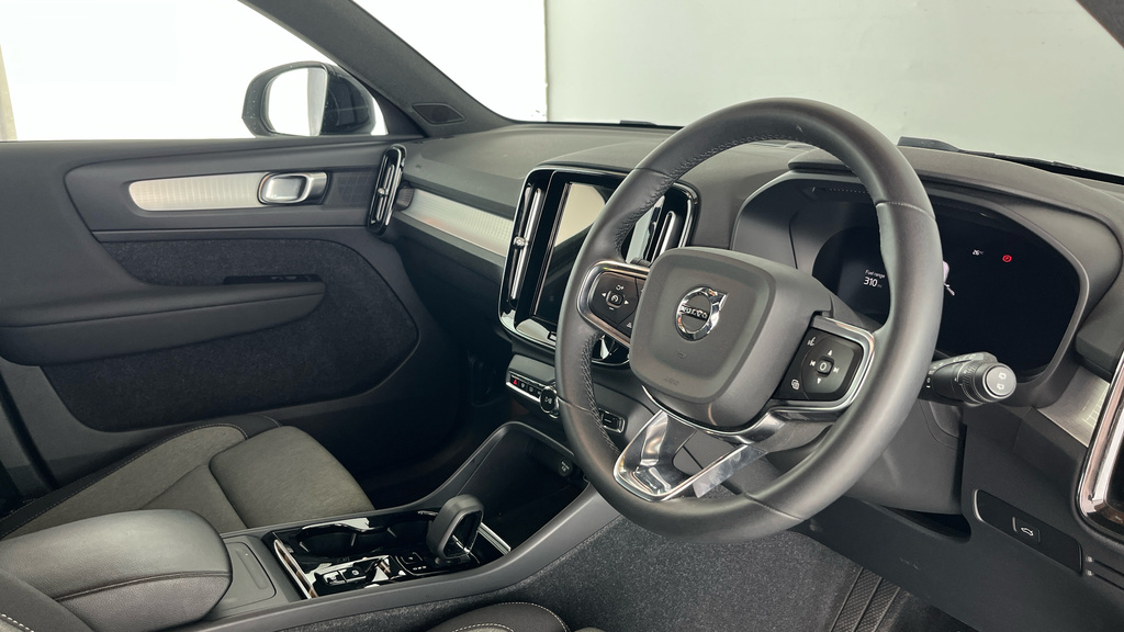 Volvo XC40 Plus, B3 Mild Hybrid, Dark Grey #4