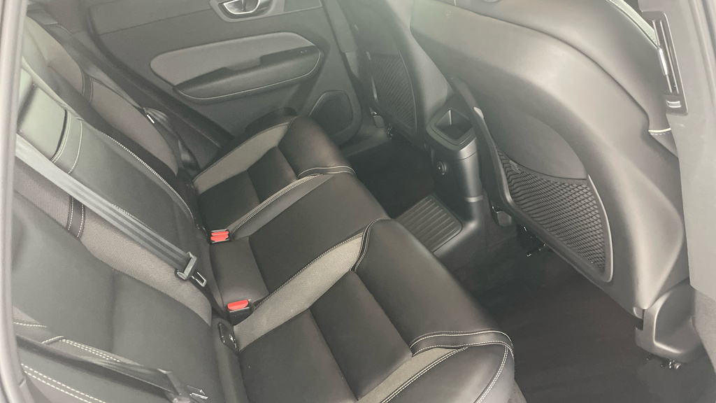 Volvo XC60 Inscription Pro, B5 Awd Lounge, Climate, Versatil Black #32