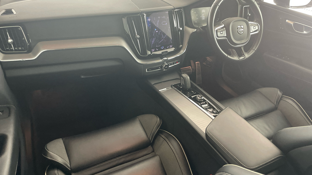 Volvo XC60 Inscription Pro, B5 Awd Lounge, Climate, Versatil Black #14