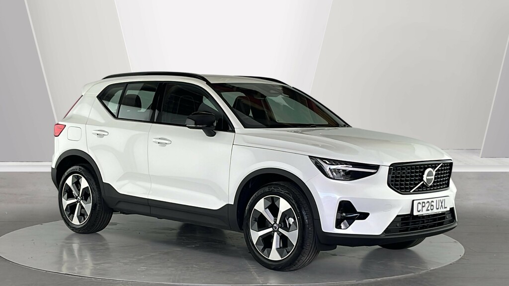 Volvo XC40 Plus, B3 Mild Hybrid, Dark White