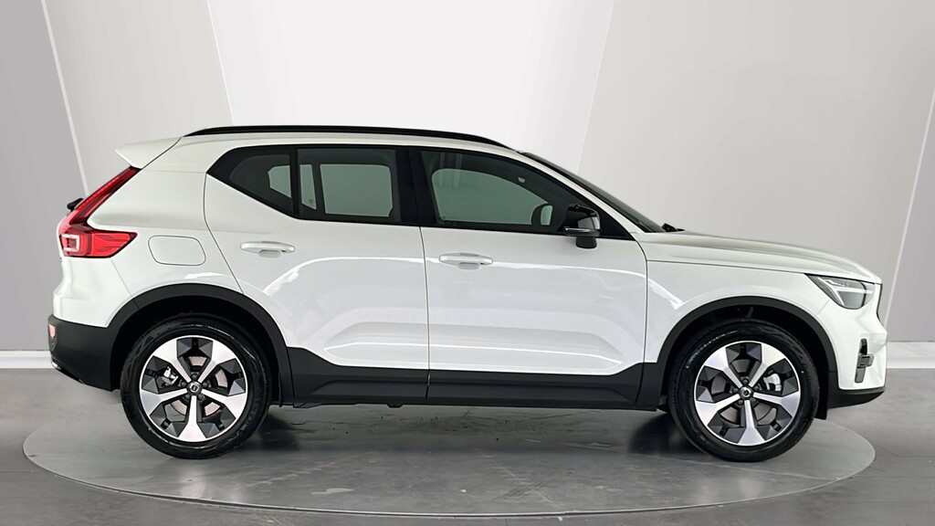 Volvo XC40 Plus, B3 Mild Hybrid, Dark White #3