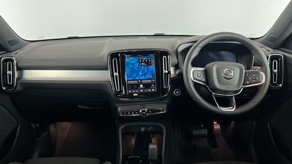 Volvo XC40 Plus, B3 Mild Hybrid, Dark White #5