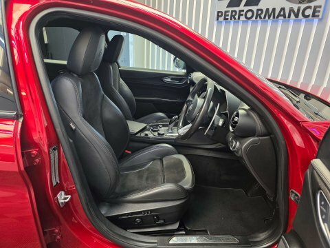 Alfa Romeo Giulia 2018 2.9 V6 Bi-turbo Quadrifoglio Saloon Petro Red #20