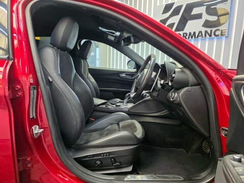 Alfa Romeo Giulia 2018 2.9 V6 Bi-turbo Quadrifoglio Saloon Petro Red #37