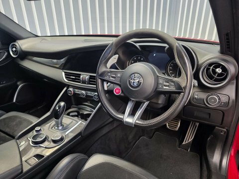 Alfa Romeo Giulia 2018 2.9 V6 Bi-turbo Quadrifoglio Saloon Petro Red #8