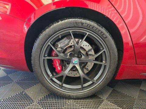 Alfa Romeo Giulia 2018 2.9 V6 Bi-turbo Quadrifoglio Saloon Petro Red #26
