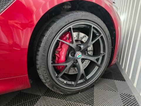 Alfa Romeo Giulia 2018 2.9 V6 Bi-turbo Quadrifoglio Saloon Petro Red #29