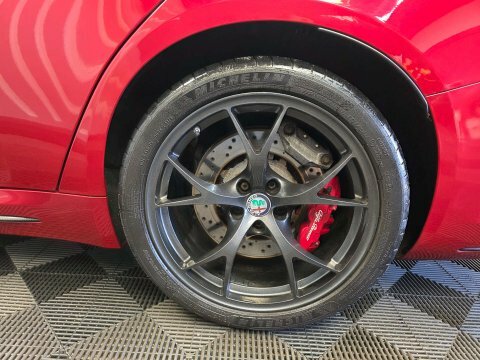 Alfa Romeo Giulia 2018 2.9 V6 Bi-turbo Quadrifoglio Saloon Petro Red #28