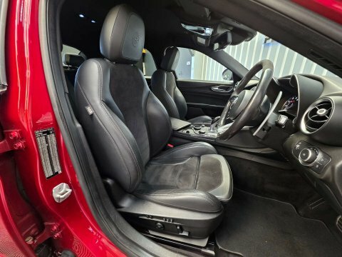 Alfa Romeo Giulia 2018 2.9 V6 Bi-turbo Quadrifoglio Saloon Petro Red #7
