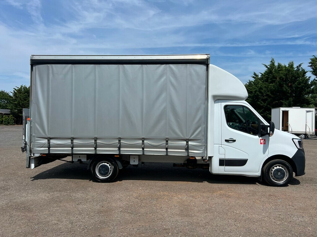 Renault Master 35 L3h1 Curtainside Luton Curtain Side Manu White