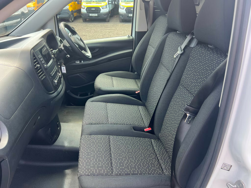 Mercedes-Benz eVito 85Kw 66Kwh Progressive Van White #11