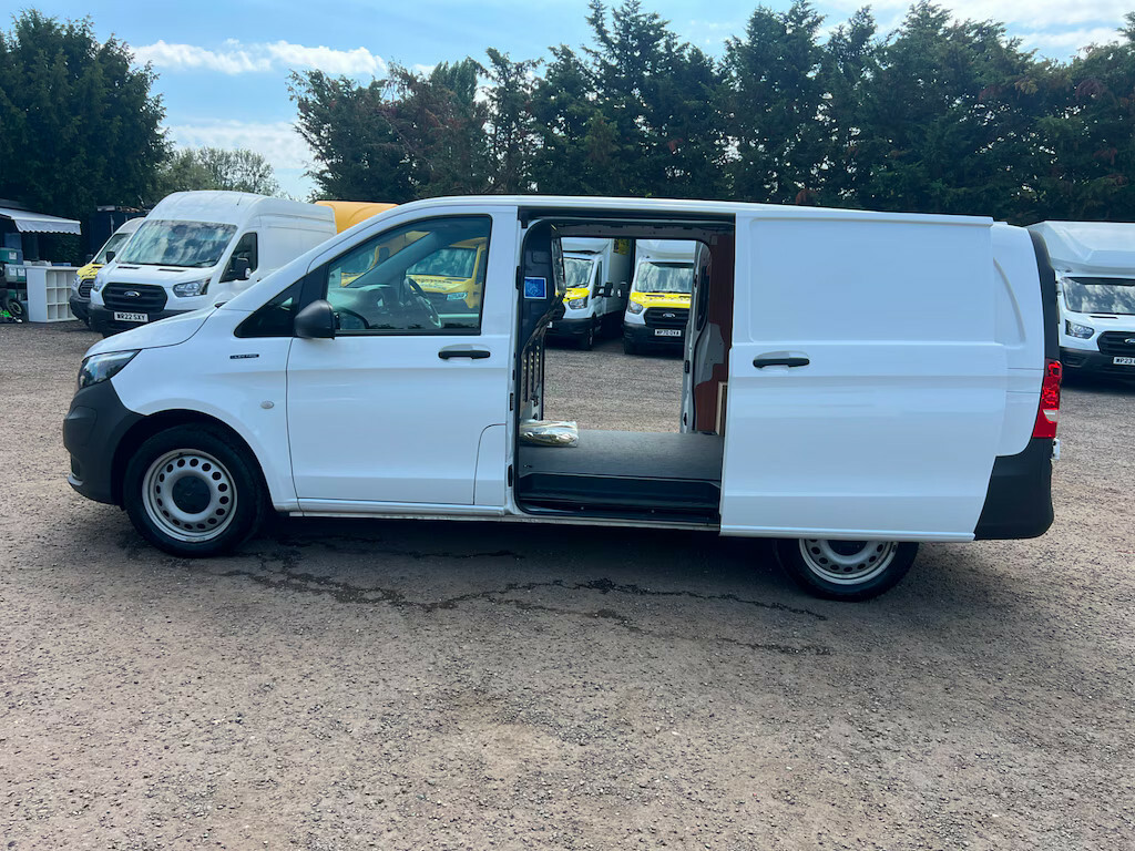 Mercedes-Benz eVito 85Kw 66Kwh Progressive Van White #14