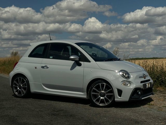 Abarth 595 1.4 T-jet F595 Pista Euro 6 Yellow #9