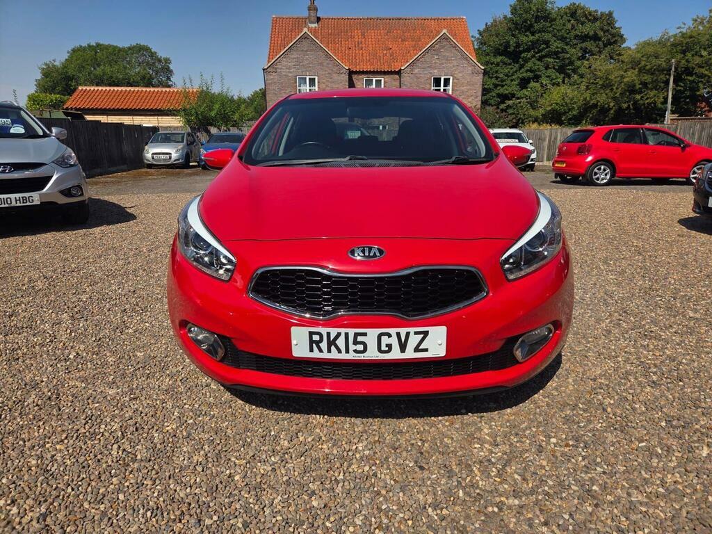 Kia Ceed 1.6 Crdi Ecodynamics 3 Hatchback Red #2