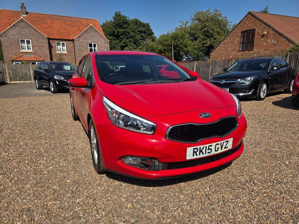 Kia Ceed 1.6 Crdi Ecodynamics 3 Hatchback Red