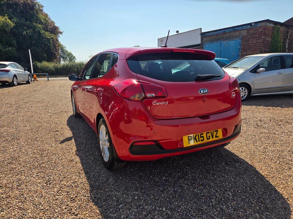 Kia Ceed 1.6 Crdi Ecodynamics 3 Hatchback Red #4