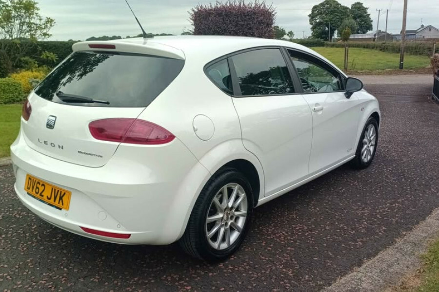Seat Leon Hatchback White #6