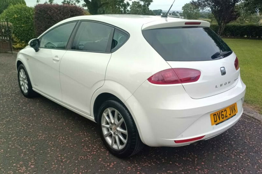 Seat Leon Hatchback White #3