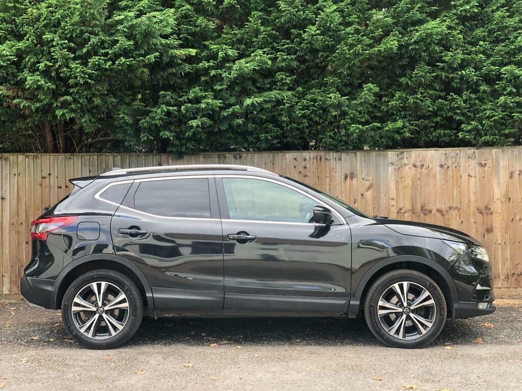 Nissan Qashqai 1.3 Dig-t N-connecta Euro 6 S S Black #3
