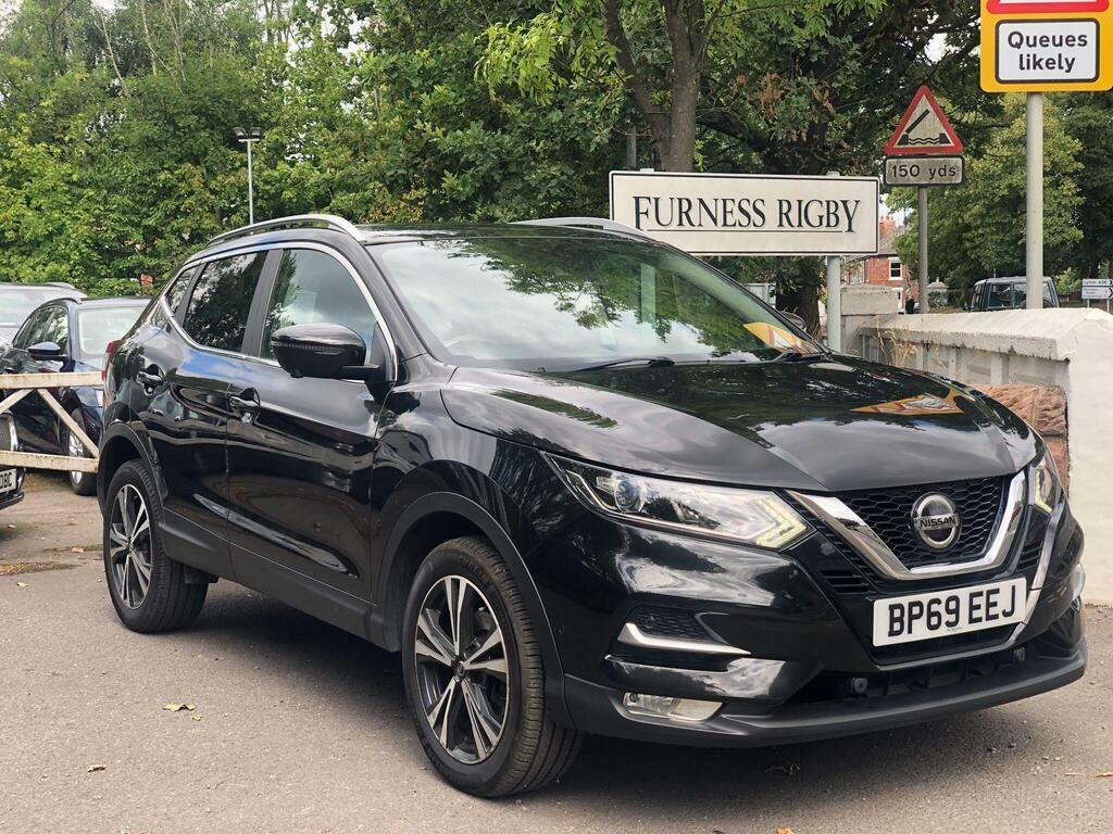 Nissan Qashqai 1.3 Dig-t N-connecta Euro 6 S S Black