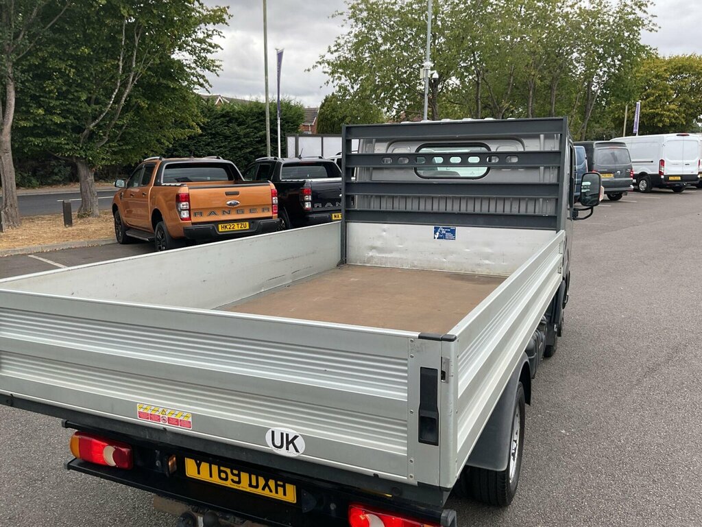 Nissan NT400 3.0 Dci 35.13Dropside Flatbed 129 Bhp 4.5M Long Silver #18
