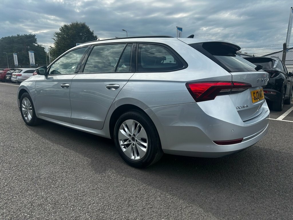 Skoda Octavia 1L Se Technology Silver #3