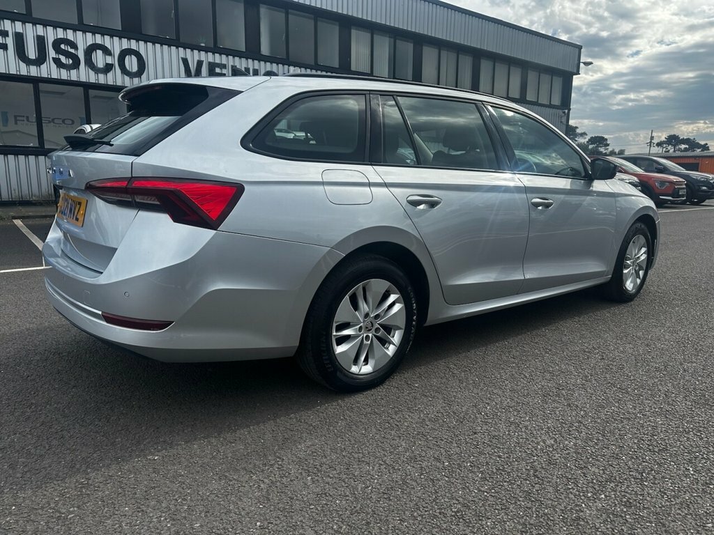 Skoda Octavia 1L Se Technology Silver #4