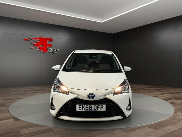 Toyota Yaris 1.5 Vvt-h Icon Tech Hatchback Hybrid E- White #2