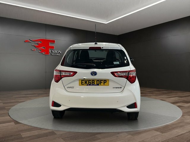Toyota Yaris 1.5 Vvt-h Icon Tech Hatchback Hybrid E- White #5
