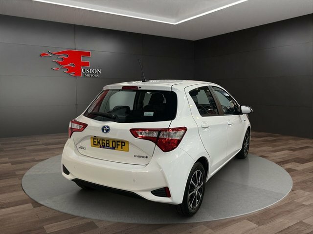 Toyota Yaris 1.5 Vvt-h Icon Tech Hatchback Hybrid E- White #6