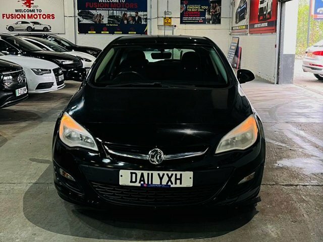 Vauxhall Astra 1.6 16V Exclusiv Hatchback Euro 5 Black