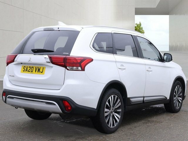 Mitsubishi Outlander 2.0 Mivec Exceed Suv Cvt 4Wd Euro 6 S White #4