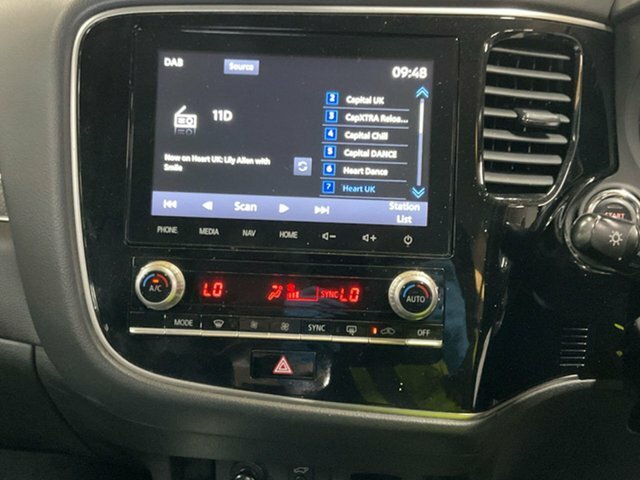 Mitsubishi Outlander 2.4H Twinmotor 13.8Kwh Dynamic Suv #10