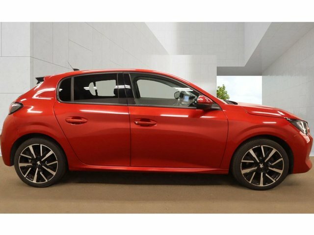 Peugeot 208 1.2 Puretech Allure Premium Hatchback M Red #4
