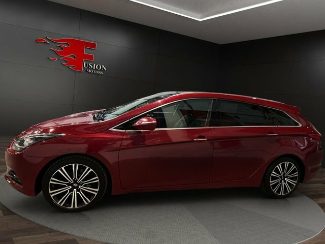 Hyundai I40 1.7 Crdi Blue Drive Premium Tourer Dct Red #3