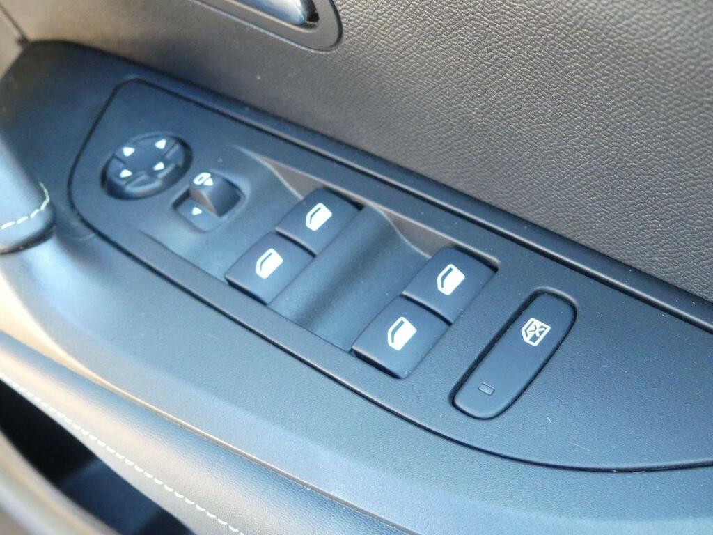 Peugeot 2008 1.2 Puretech Allure Premium Suv Orange #15