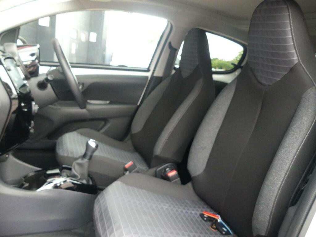 Peugeot 108 1.0 Allure Top Euro 6 S S White #2