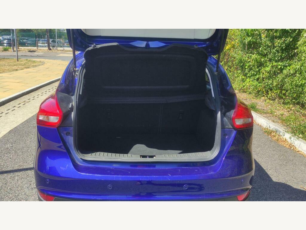 Ford Focus 1.5 Tdci Zetec Edition Euro 6 Ss  #24