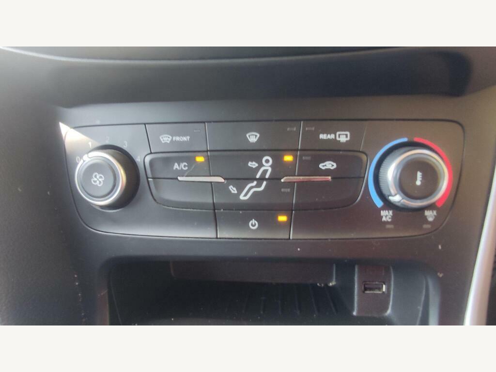 Ford Focus 1.5 Tdci Zetec Edition Euro 6 Ss  #18