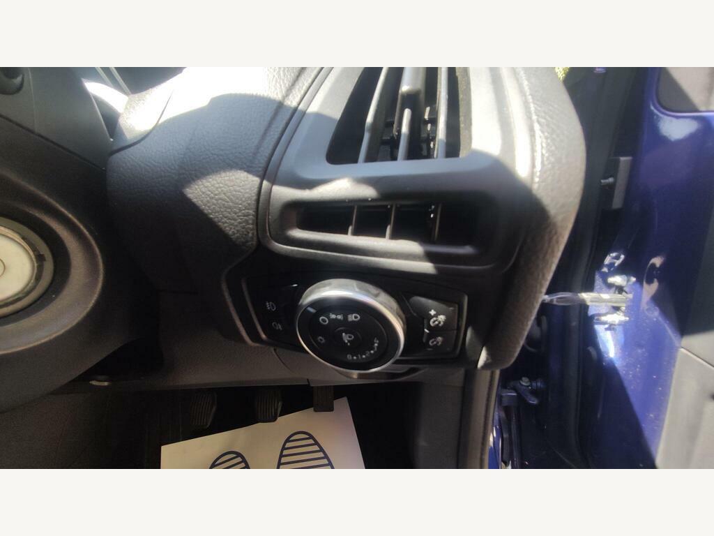 Ford Focus 1.5 Tdci Zetec Edition Euro 6 Ss  #21