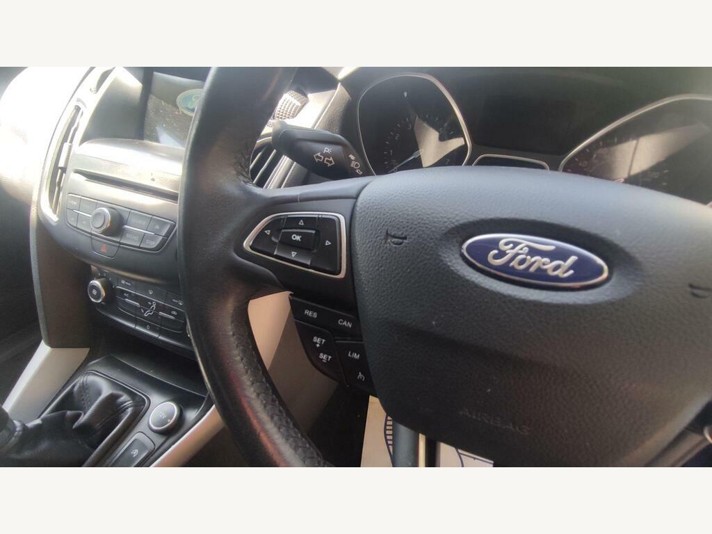 Ford Focus 1.5 Tdci Zetec Edition Euro 6 Ss  #19