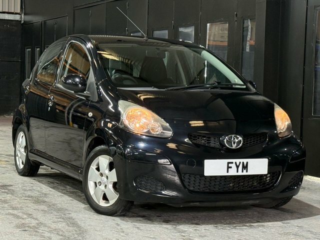 Toyota Aygo Vvt-i Black Hatchback Black #2