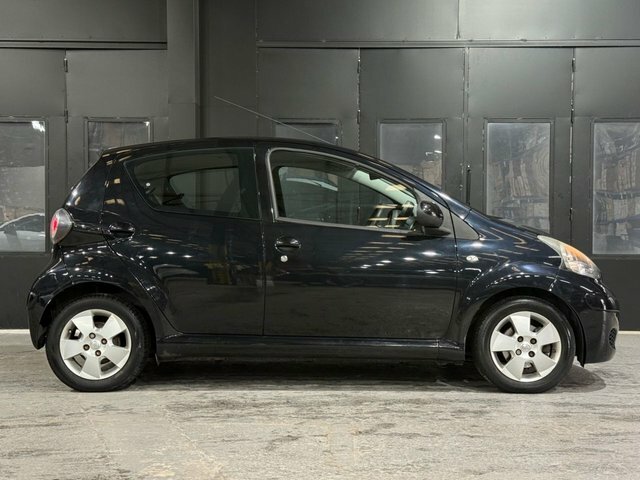 Toyota Aygo Vvt-i Black Hatchback Black #3