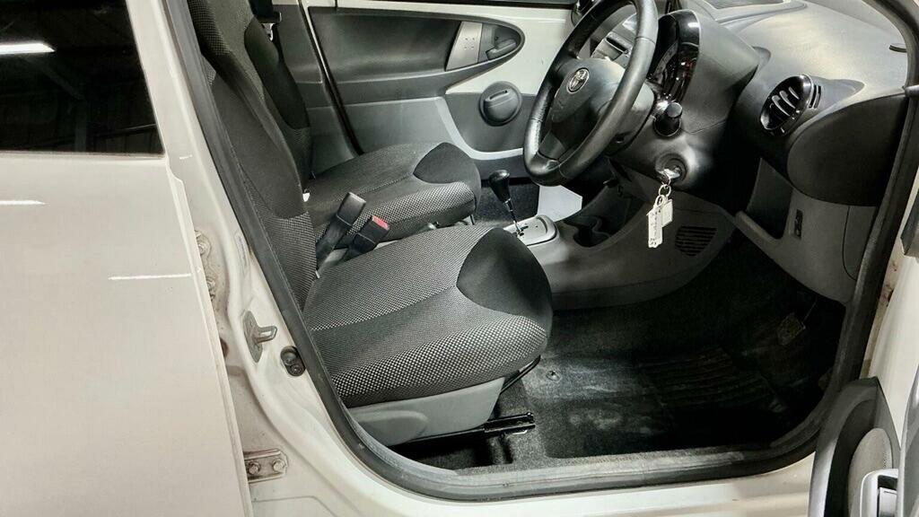 Toyota Aygo Vvt-i Blue Hatchback Blue #9