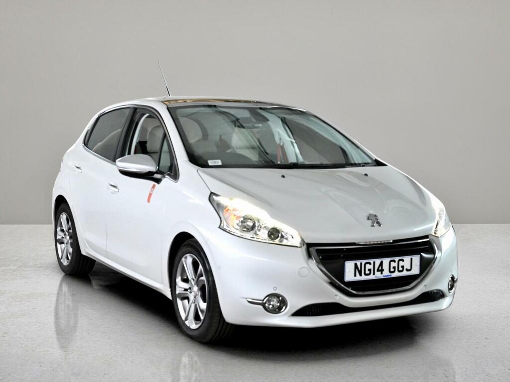Peugeot 208 Hatchback 1.2 Vti Roland Garros Euro 5 20141 White
