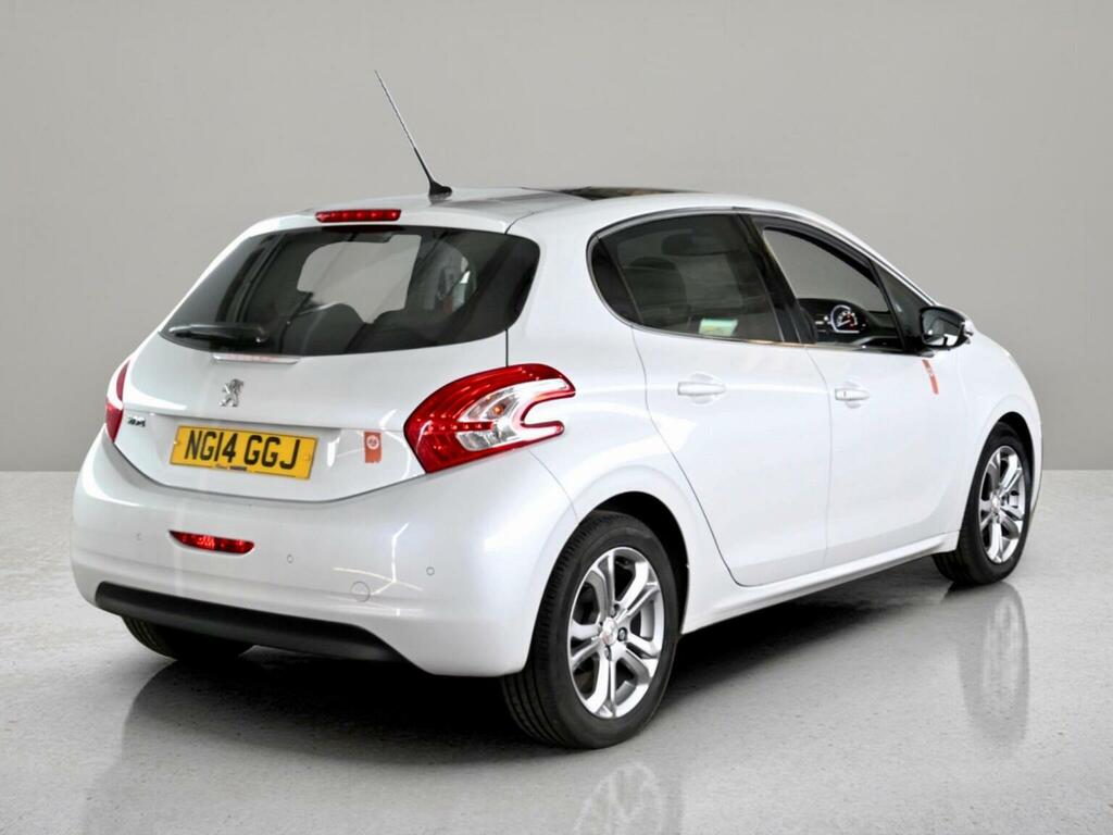 Peugeot 208 Hatchback 1.2 Vti Roland Garros Euro 5 20141 White #5